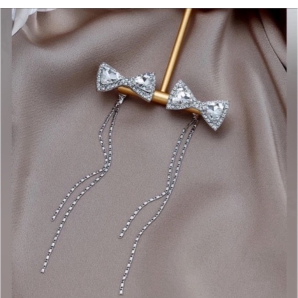 BOW RHINESTONE TASSEL DROP EARRINGS - Picture 6 of 8